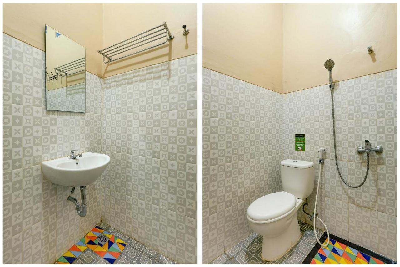 Super Oyo 3496 Griya Gayatri Syariah Hotel Melati Екстериор снимка