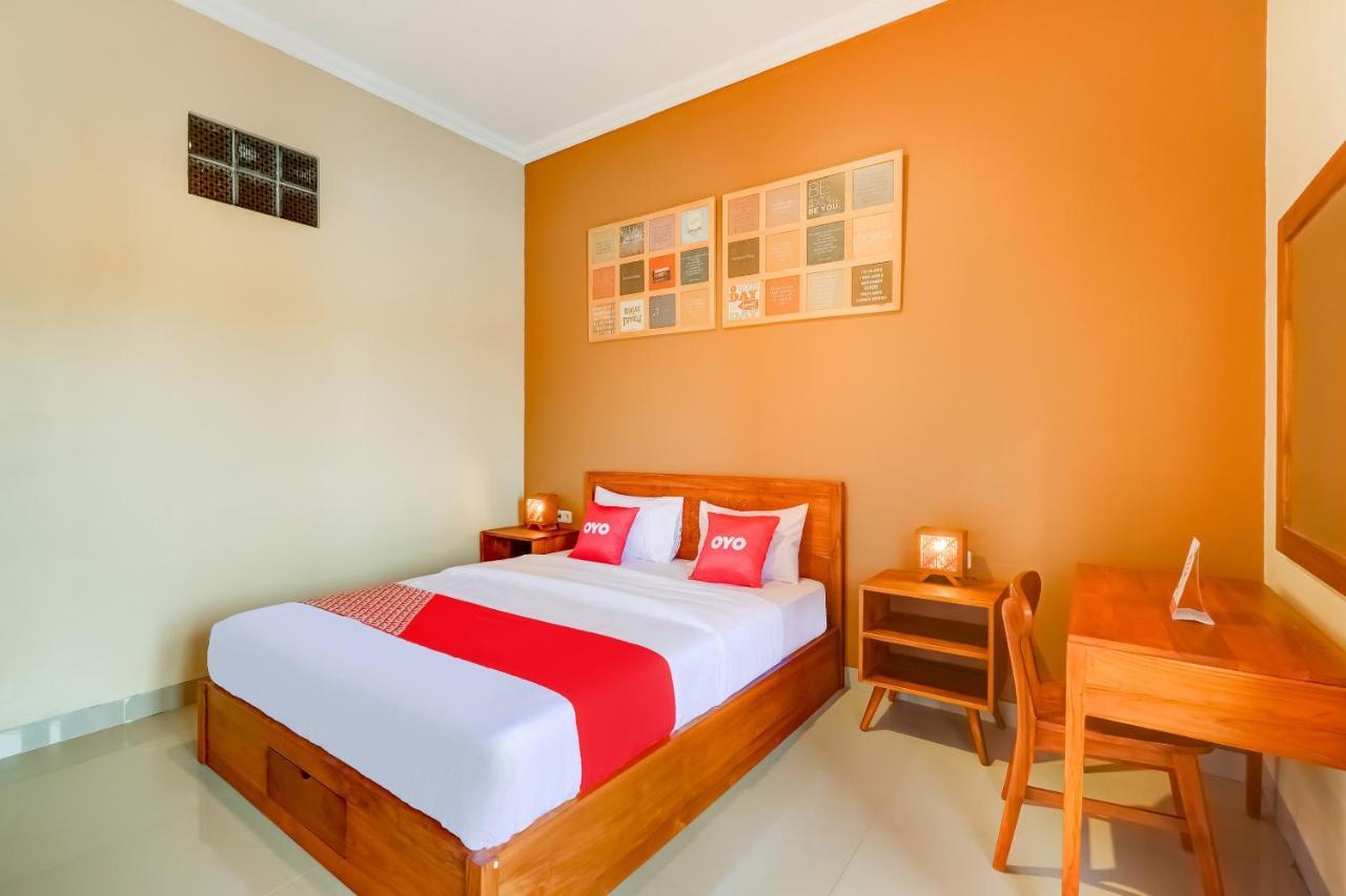Super Oyo 3496 Griya Gayatri Syariah Hotel Melati Екстериор снимка