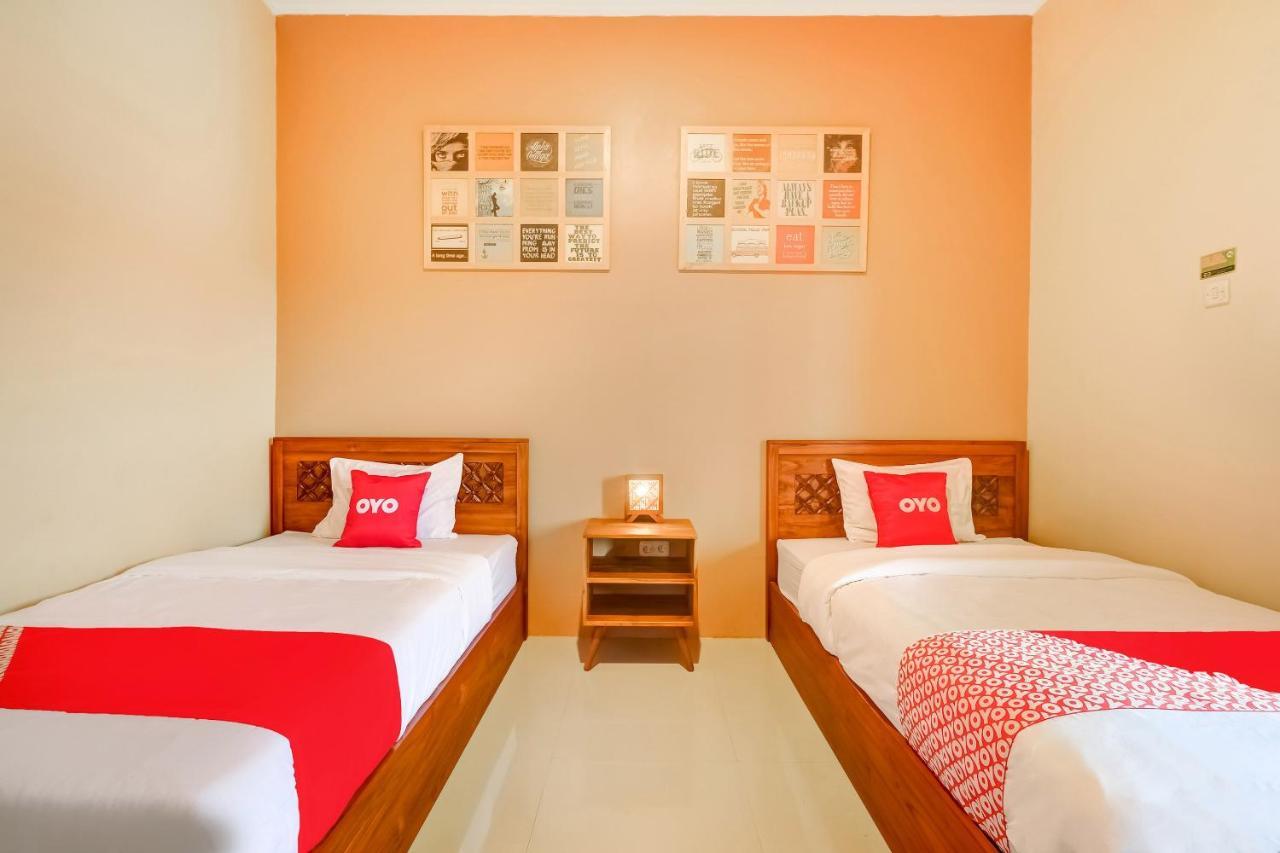 Super Oyo 3496 Griya Gayatri Syariah Hotel Melati Екстериор снимка